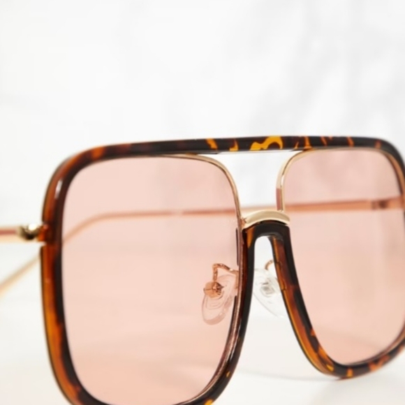 Gold Tortoiseshell Flat Top Sunglasses NWT - Picture 3 of 3